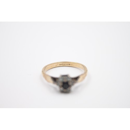 252 - 9ct gold gemstone cluster ring (2.1g)
