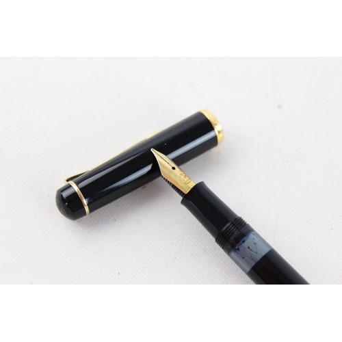 62 - PELIKAN Black Lacquer FOUNTAIN PEN w/ Gold Plate Nib WRITING