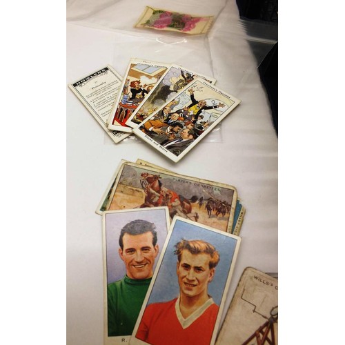 413 - JOBLOT OF COLLECTABLE CIGARETTE CARDS, FOOTBALL CARDS, PG CARDS ETC