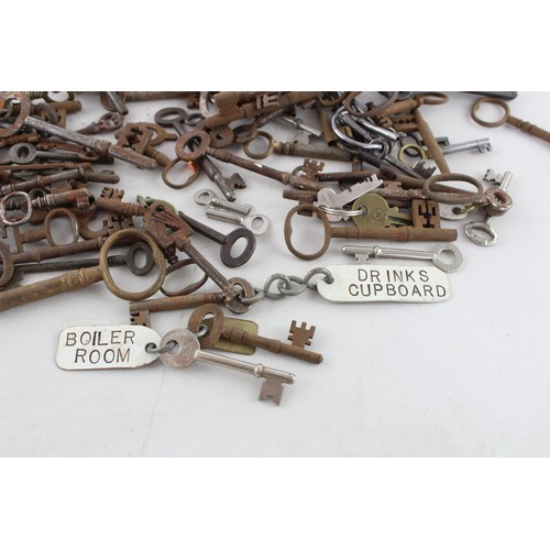 186 - A Collection of Antique/ Vintage Keys Inc. Various Sizes & Designs