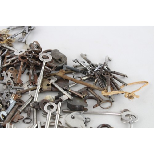 258 - A Collection of Antique/ Vintage Keys Inc. A Very Large Antique Key