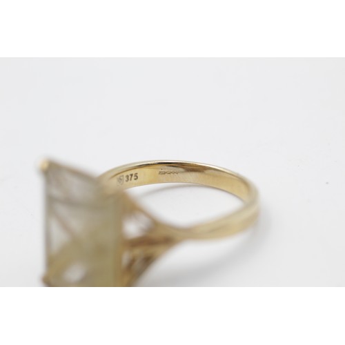 261 - 9ct gold angel hair quartz cocktail ring (5.6g) SIZE Q