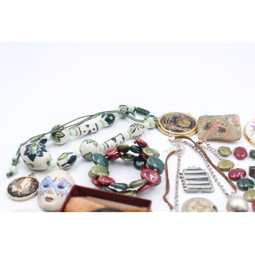 163 - 25 x Vintage CERAMIC JEWELLERY inc. Limoges, Studio, Porcelain, Necklace, Brooch