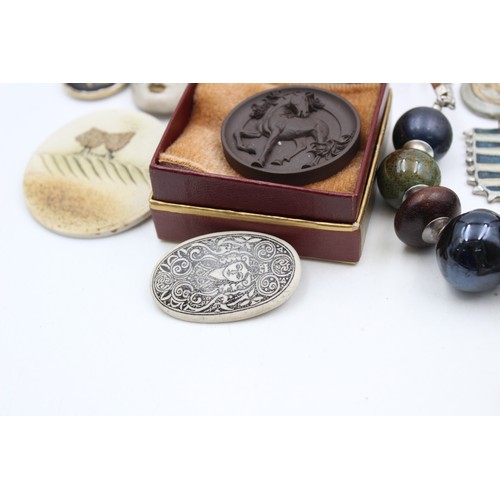 163 - 25 x Vintage CERAMIC JEWELLERY inc. Limoges, Studio, Porcelain, Necklace, Brooch