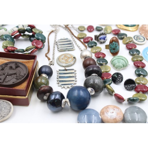 163 - 25 x Vintage CERAMIC JEWELLERY inc. Limoges, Studio, Porcelain, Necklace, Brooch