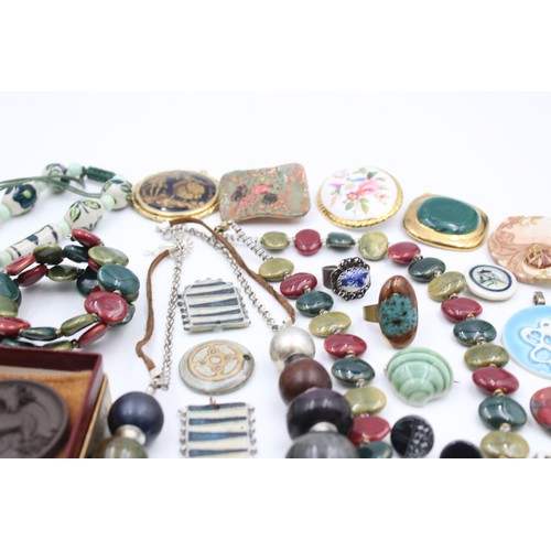 163 - 25 x Vintage CERAMIC JEWELLERY inc. Limoges, Studio, Porcelain, Necklace, Brooch