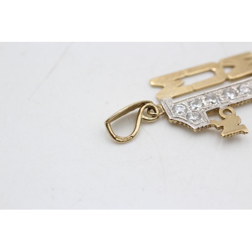 75 - 9ct gold clear gemstone set 