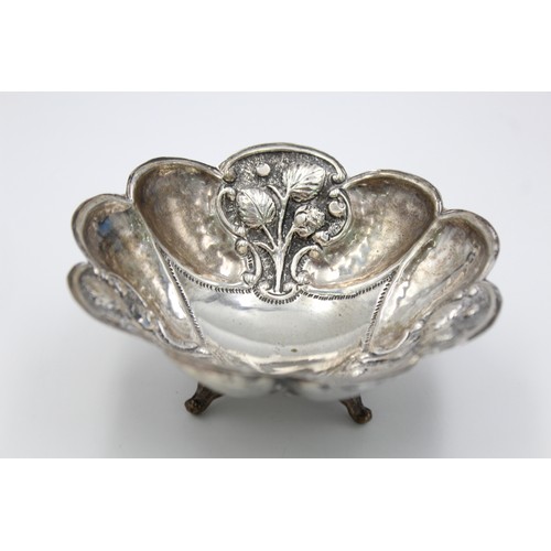 79 - Antique / Vintage .800 Continental SILVER Ornate Bowl with Scalloped Edge (80g)
