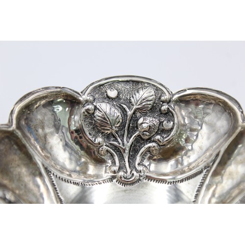 79 - Antique / Vintage .800 Continental SILVER Ornate Bowl with Scalloped Edge (80g)