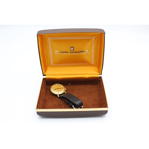 86 - Vintage Gents Quality Gold Tone BULOVA ACCUTRON WRISTWATCH Quartz WORKING Boxed
