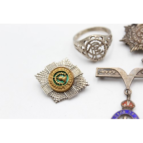 91 - 7 x Vintage Stamped .925 STERLING SILVER Military Sweetheart Brooches & Ring 31g