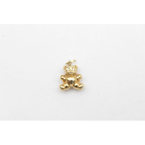 117 - 9ct Gold Vintage Teddy Bear charm pendant (0.7g)