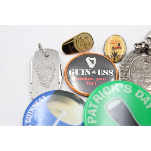 42 - 18 x Assorted GUINNESS Advertising Collectables Inc Vintage, Badges, Keyrings