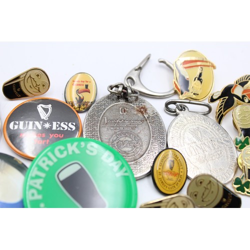 42 - 18 x Assorted GUINNESS Advertising Collectables Inc Vintage, Badges, Keyrings