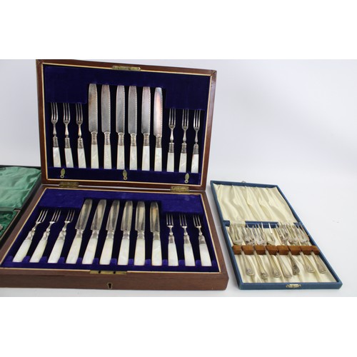 221 - 5 Sets of Vintage Boxed SILVER PLATE Cutlery Inc. Mother of Pearl, Pastry Forks