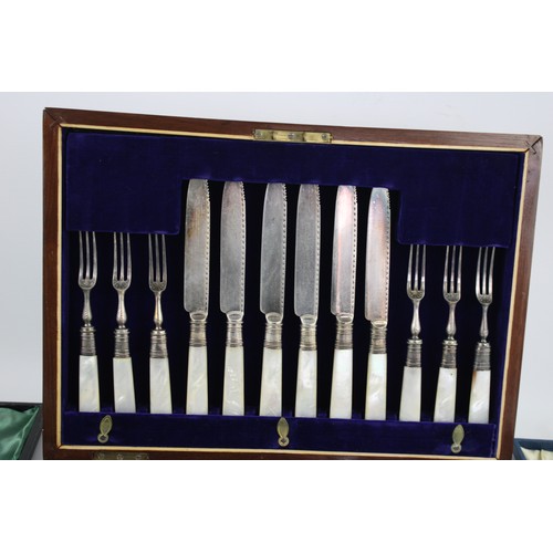 221 - 5 Sets of Vintage Boxed SILVER PLATE Cutlery Inc. Mother of Pearl, Pastry Forks