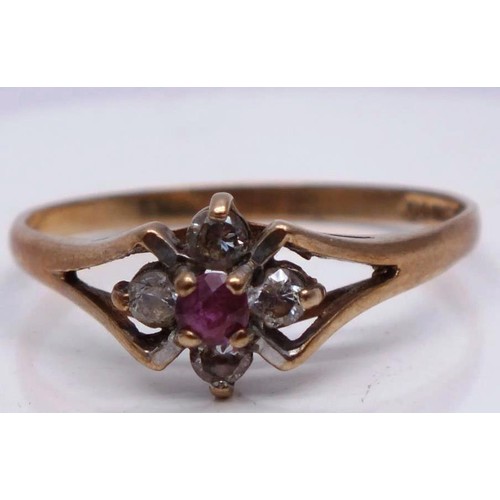 363 - 9CT GOLD RING SIZE O, 1.2g