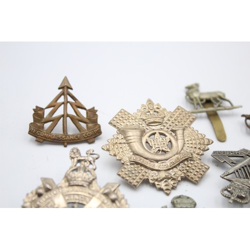 87 - 15 x Assorted Vintage MILITARY Cap Badges Inc K.O.S.B, Rifle Brigade Etc