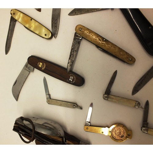 174 - COLLECTION OF FOURTEEN ASSORTED POCKET KNIVES