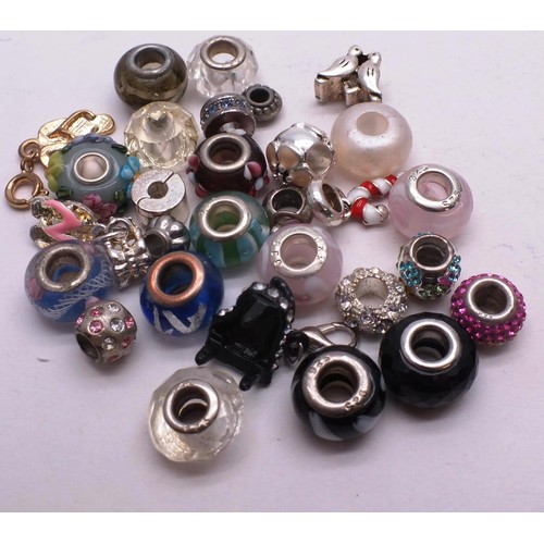 176 - MIXED LOT OF CHARMS AND BOXED EARRING SET