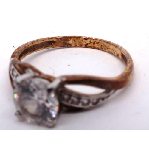 215 - 9CT GOLD RING, SIZE K. 2g