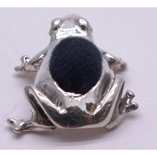 221 - SILVER FROG PIN CUSHION