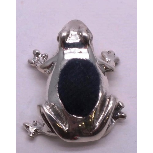 221 - SILVER FROG PIN CUSHION