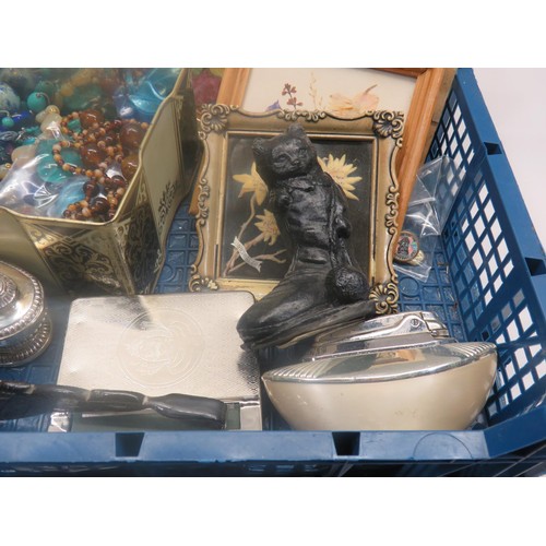 525 - TRAY OF VINTAGE INCLUDES JEWELLERY, TABLE LIGHTERS,COAL CARVED COLLECTABLES ETC