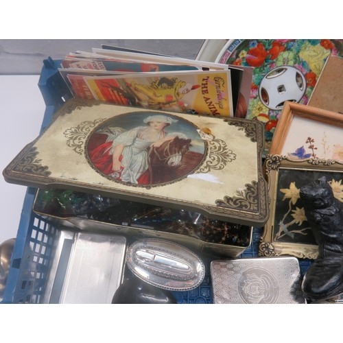 525 - TRAY OF VINTAGE INCLUDES JEWELLERY, TABLE LIGHTERS,COAL CARVED COLLECTABLES ETC