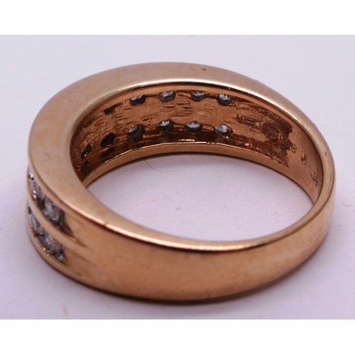 393 - 9 CARAT GOLD DIAMOND RING- SIZE N- 5.71G