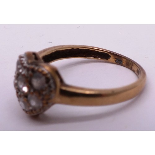 407 - 9 CARAT GOLD AND CZ HEART SHAPED LADIES RING- SIZE J- 1.74G