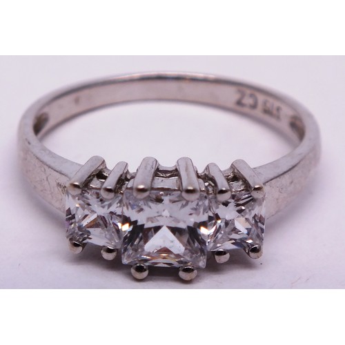 412 - 9CARAT WHITE GOLD AND CZ LADIES RING- SIZE O- 2.61G