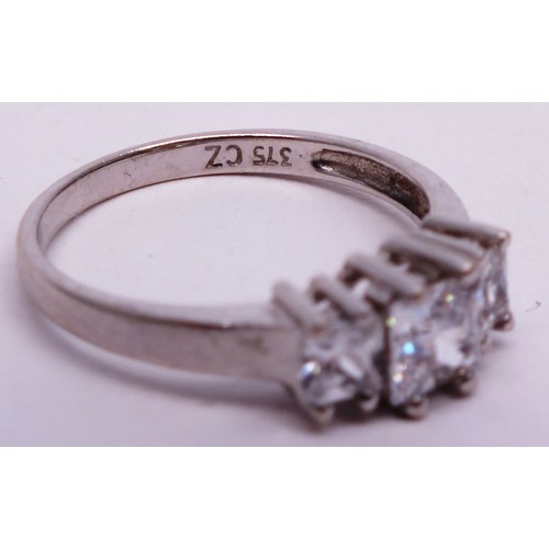 412 - 9CARAT WHITE GOLD AND CZ LADIES RING- SIZE O- 2.61G