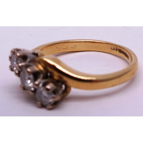 415 - 18 CARAT TRIPLE DIAMOND GOLD RING- 3.47G