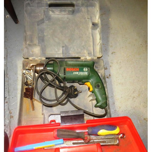 530 - BOX OF TOOLS & THREE POWER TOOLS