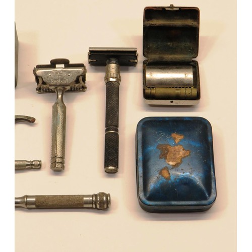 290 - VINTAGE GILLETTE RAZORS & OTHERS