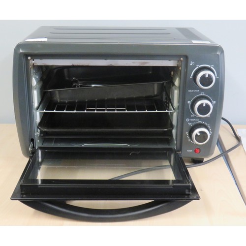 583 - LIGHTWEIGHT BRAND NEW ELECTRICAL COOKWORKS TABLE TOP COOKER WITH POWER TIMER AND TEMPERATURE CONTROL... 