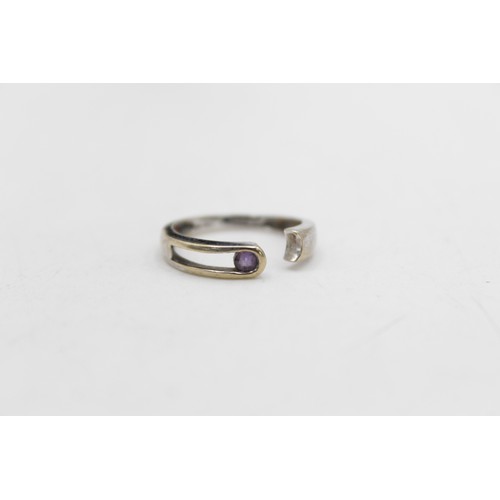 12 - 9ct white gold amethyst solitaire open band ring (2.2g) SIZE N