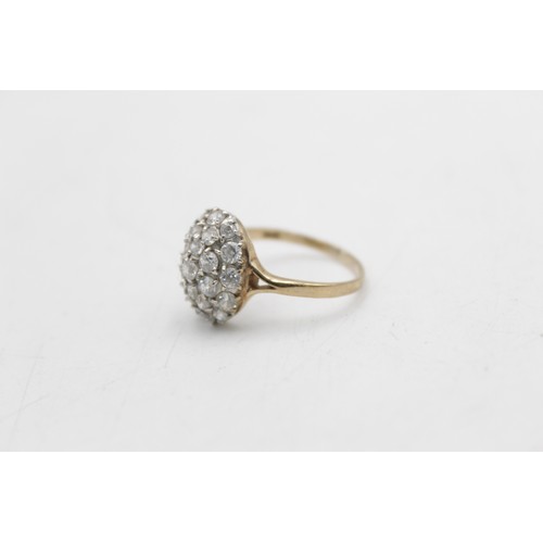 64 - 9ct gold vintage clear gemstone cluster cocktail ring (3.4g)  SIZE R