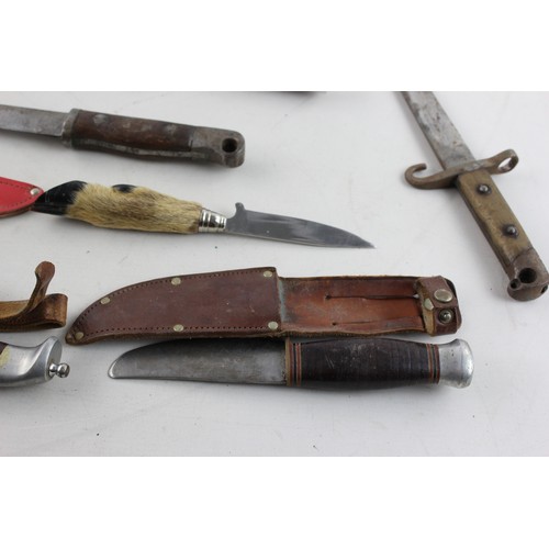 98 - 6 x Assorted Vintage BAYONETS / HUNTING KNIVES Inc Wooden Handled Etc