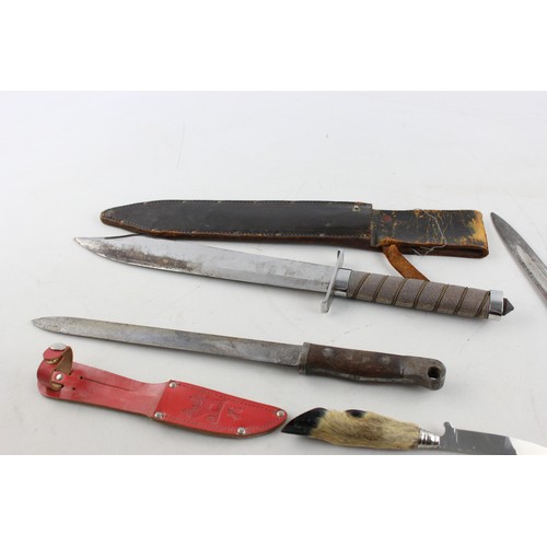 98 - 6 x Assorted Vintage BAYONETS / HUNTING KNIVES Inc Wooden Handled Etc