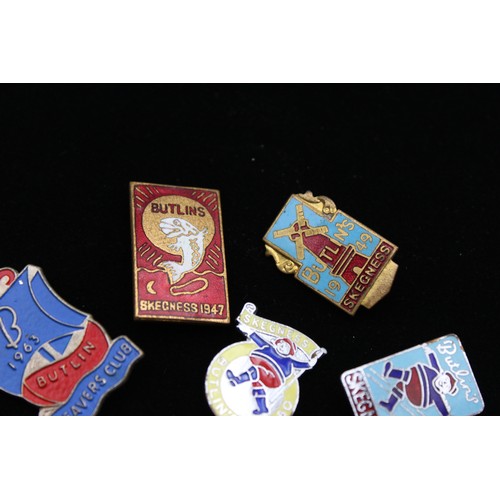 105 - 7 x Assorted Vintage BUTLINS Holiday Camp BADGES Inc Enamel, Beaver's Club Etc