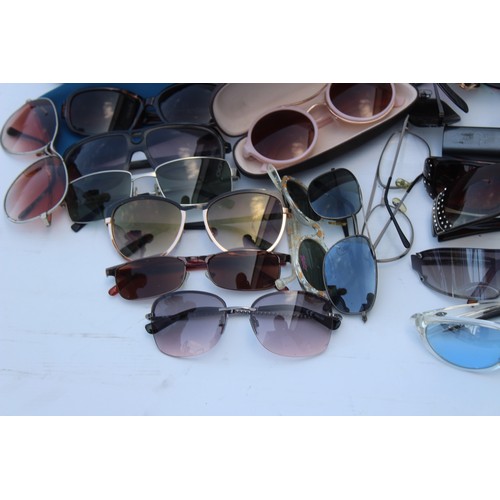 106 - 45 x Assorted GLASSES & SUNGLASSES Inc Vintage, Fossil, Karren Millen Etc