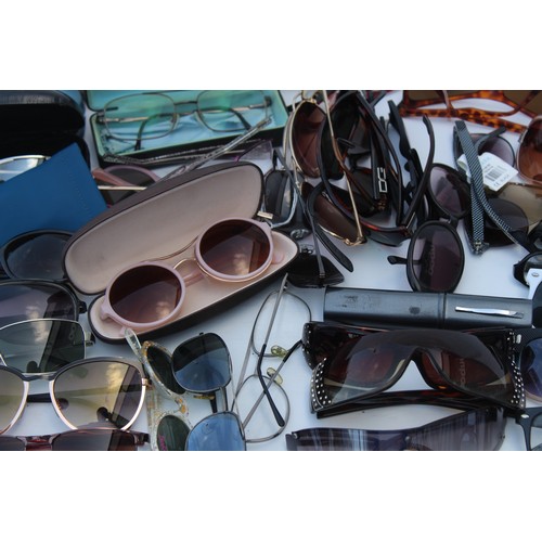 106 - 45 x Assorted GLASSES & SUNGLASSES Inc Vintage, Fossil, Karren Millen Etc