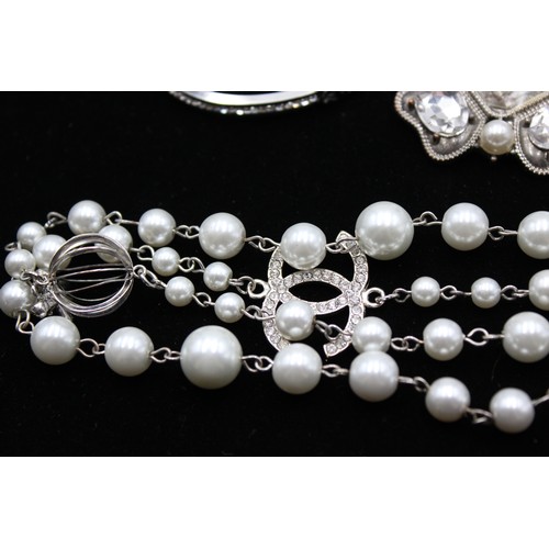 113 - 8 x Contemporary Fashion JEWELLERY inc. Silver Tone, Bangle, Brooch, Faux Pearl