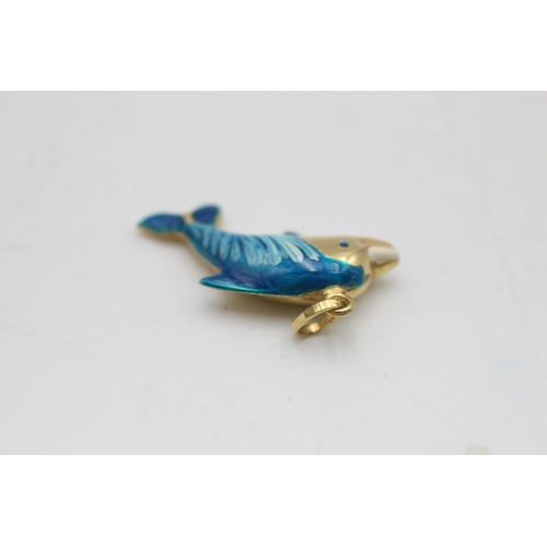 136 - 9ct gold vintage blue enamel dolphin pendant (0.7g)