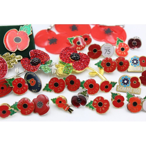 139 - 38 x Assorted POPPY Remembrance Day Badges, Brooches & Reflected Fobs Etc