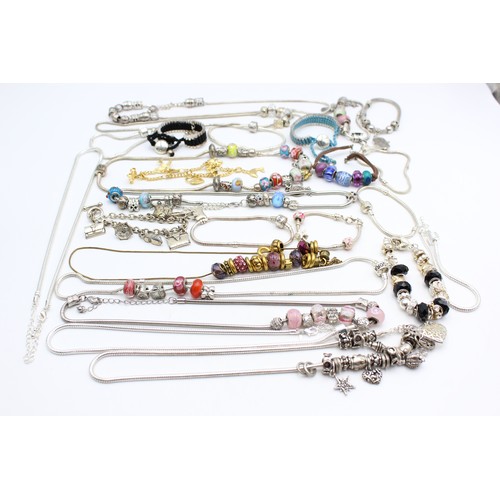 115 - 25 x Contemporary Fashion Charm Bracelets inc. Glass, Enamel