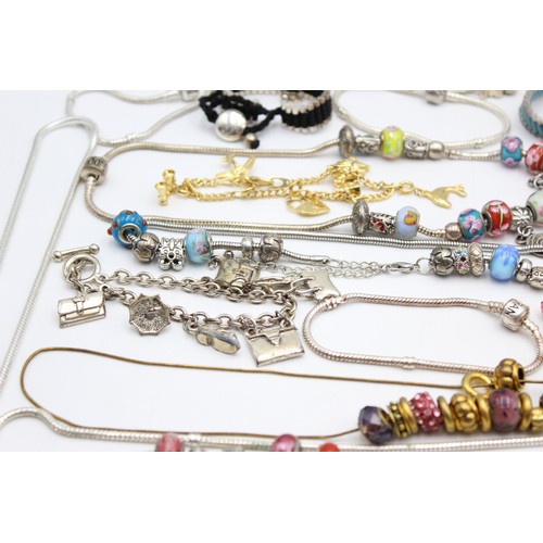 115 - 25 x Contemporary Fashion Charm Bracelets inc. Glass, Enamel