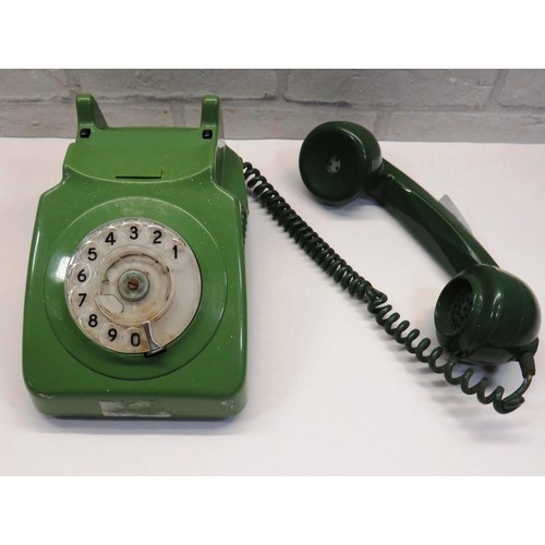 414 - VINTAGE LIGHT GREEN TELEPHONE